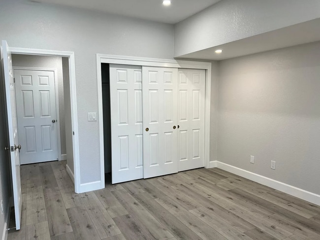 Building Photo - Completely renovated New hardwood floors.