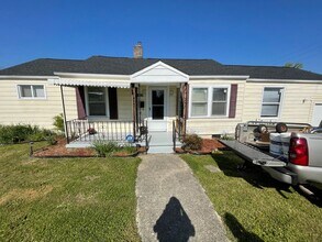 Building Photo - 1022 Arbor Dr