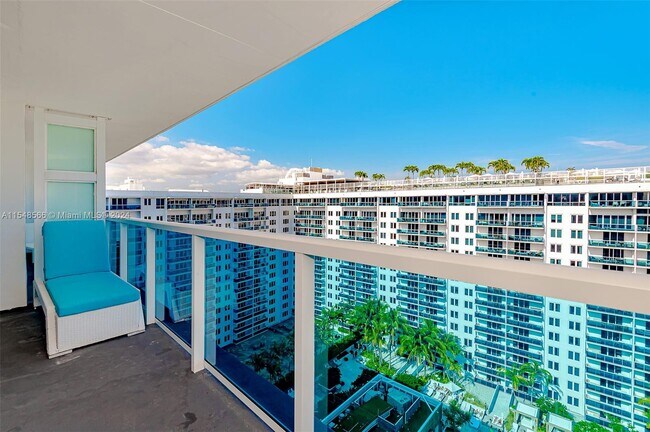 Building Photo - 2301 Collins Ave