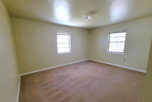 Foto del edificio - 6710 Fairwood Rd