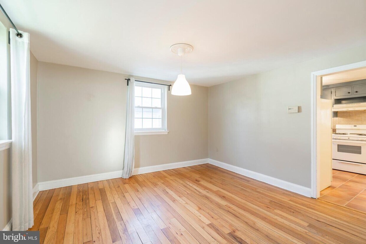 Primary Photo - 951 Radnor Rd