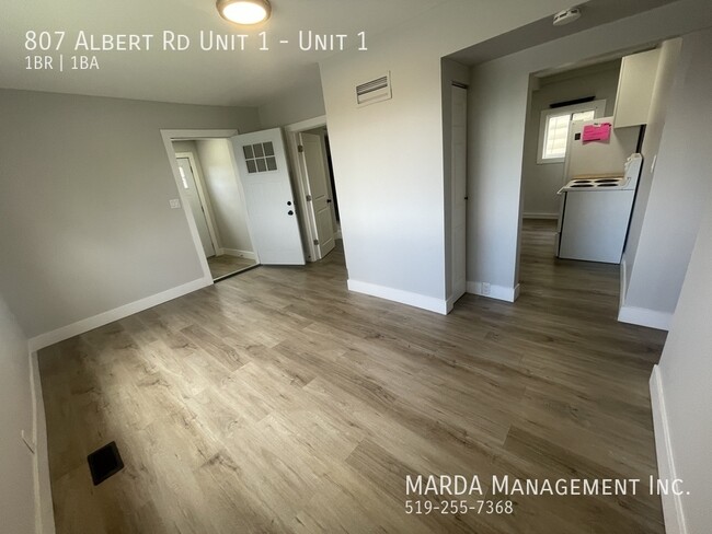 Photo du bâtiment - COZY 1-BEDROOM/1BATH MAIN FLOOR APARTMENT ...