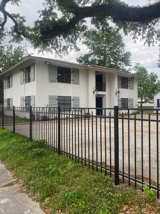 Foto del edificio - 1103 Hodges St