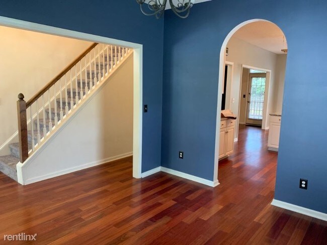 Building Photo - 3 br, 2.5 bath House - 233 Mossy Oak Way