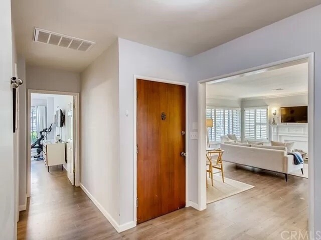 entry - 1417 Nadeau Dr