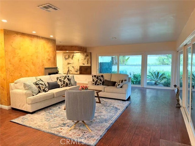 Foto del edificio - 2500 Benedict Canyon