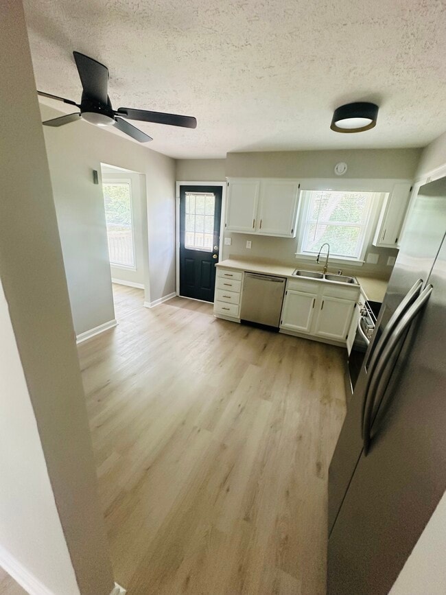 Building Photo - 3606 Baymeadow Dr