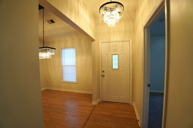 Foto del edificio - NICE One Level Nashville Area Home Near Lakes and Airport!