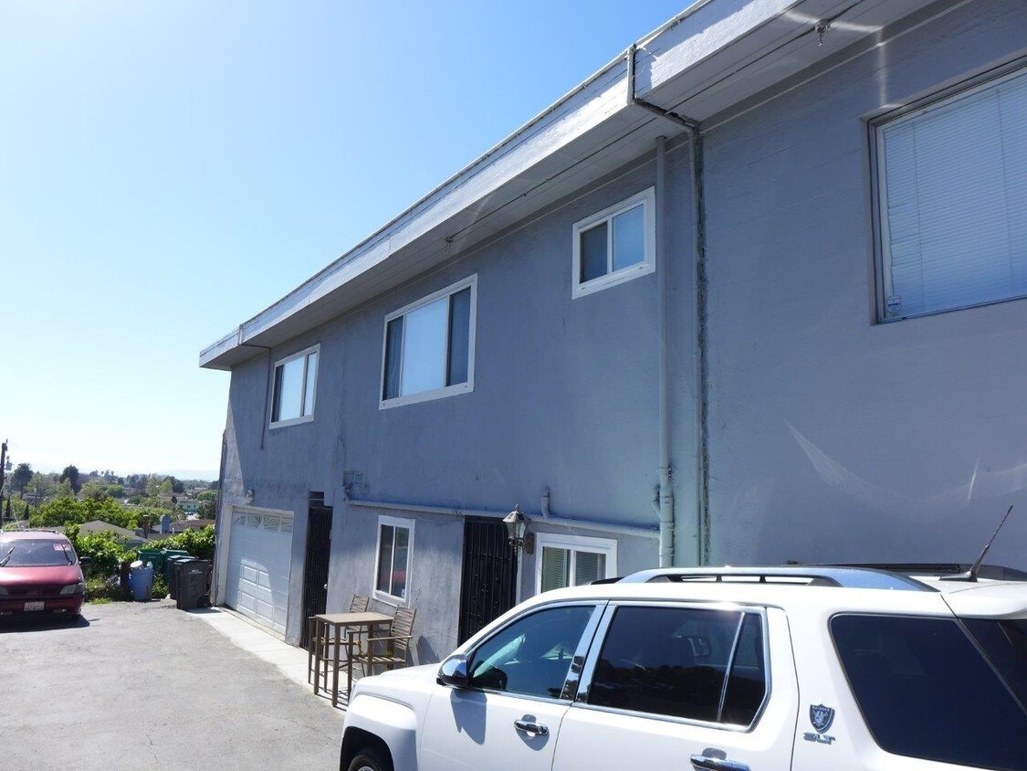 Building Photo - 9819 MacArthur Blvd