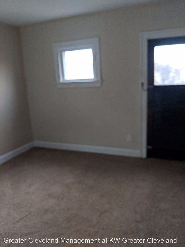 Building Photo - 10230-10232 Almira Ave