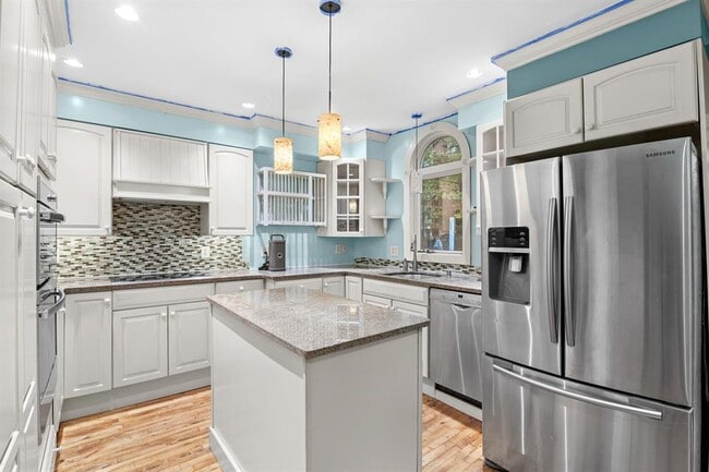 kitchen - 2 Beacon St