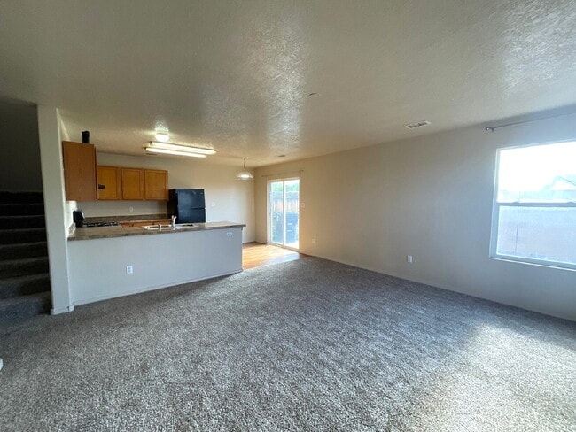 Foto del edificio - Two story 3 bedroom!