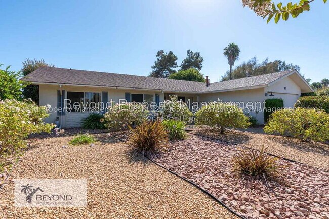 Building Photo - 902 La Sombra Dr