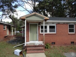 Building Photo - 320 Old Shaw Rd