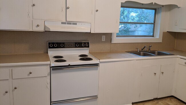 Building Photo - 808 Greenleaf St
