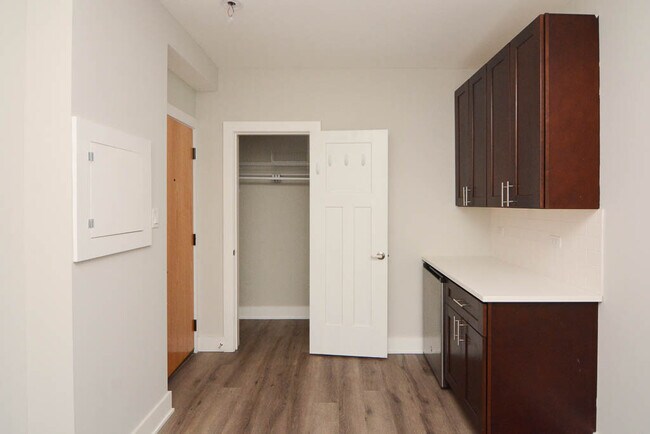 Foto del edificio - 725 St Johns Ave