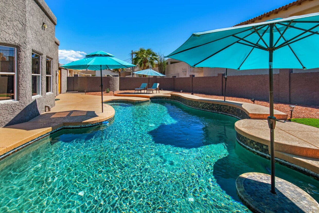 Foto principal - 1800 Burgundy Dr