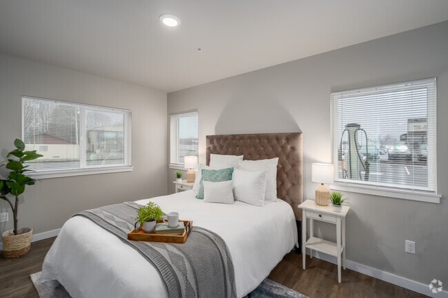 2BR, 2BA - 958SF - Bedroom - The Valley