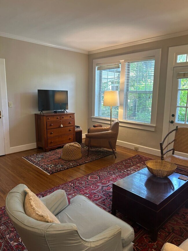 Building Photo - Greenville, 1BD/1BA, 800SF