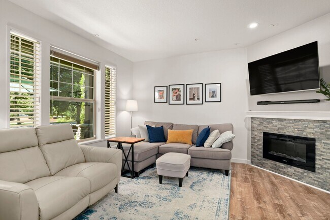 Foto del edificio - 2-bedroom/2.5-bathroom Townhouse, in the heart of Arbor Villebois
