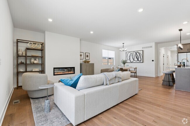 3 habitaciones, 2 baños - 1850 pies cuadrados - Sala de estar/comedor - Cherry Blossom Of Shelby, LLC