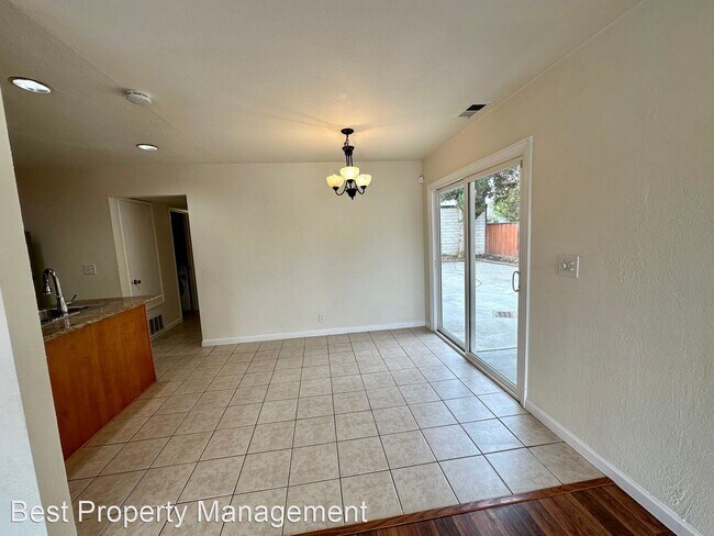 Foto del edificio - 3 br, 2 bath House - 32949 Lake Mead Dr.