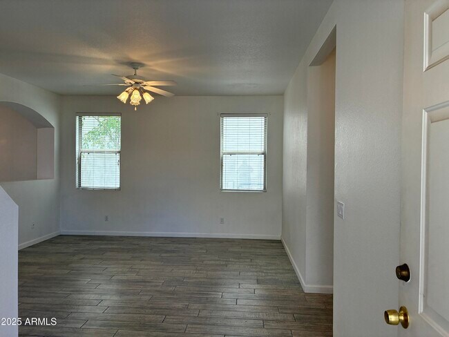 Foto del edificio - 1750 W Union Hills Dr