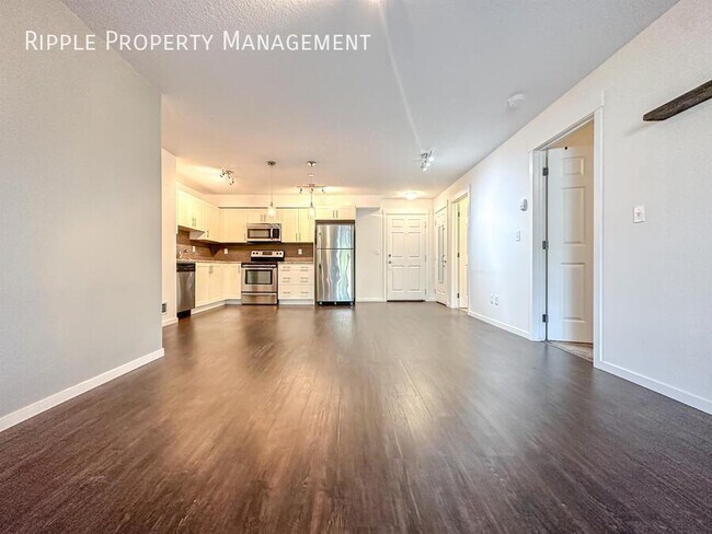 Building Photo - Modern 2 Beds, 2 Baths Apartment/Condo | 2...