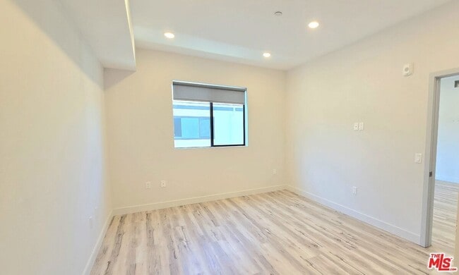 Building Photo - 1540 S Hayworth Ave
