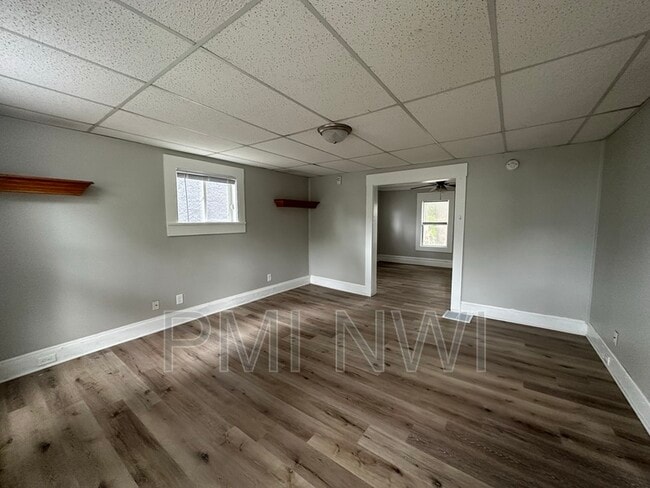 Building Photo - 503 Maple Ave