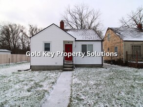 Building Photo - 711 W 24th St