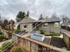 Building Photo - 1608 E St