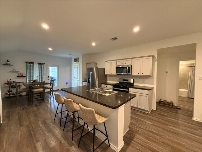 Building Photo - 5607 Redstone Gardens Dr