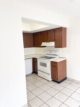 Building Photo - 5944 NW 21st St