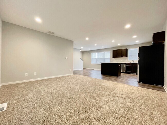 Foto del edificio - Riverstone Townhomes