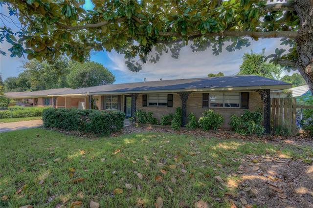 Foto del edificio - 1330 E Washington St