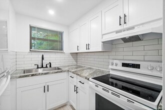 Building Photo - 626 N Federal Hwy