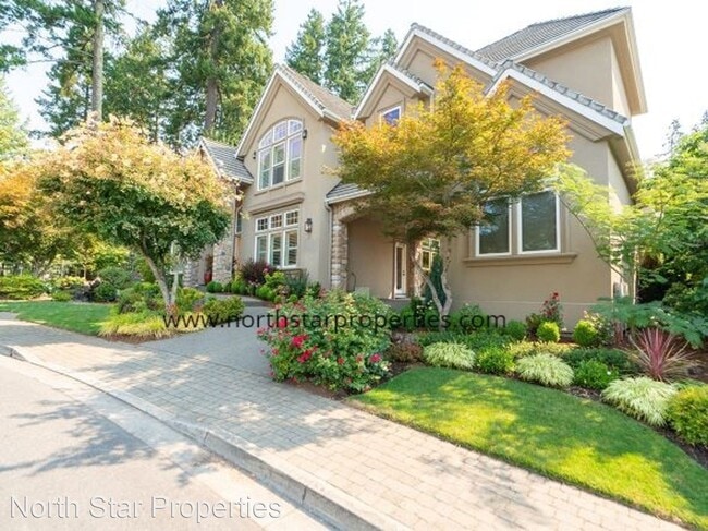 Building Photo - 5 br, 4.5 bath House - 757 NE Brennan Ln