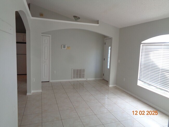 Building Photo - 2610 Groveland Ave