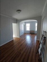 Building Photo - 1004 5th Ave