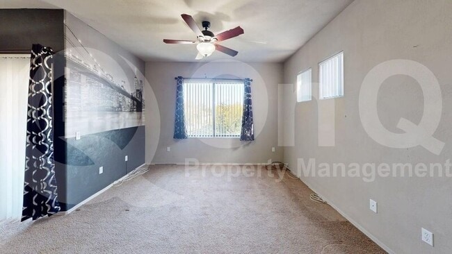 Building Photo - 2550 E River Rd