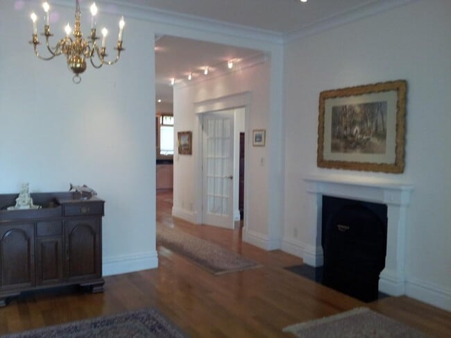 Building Photo - 71 Magazine St