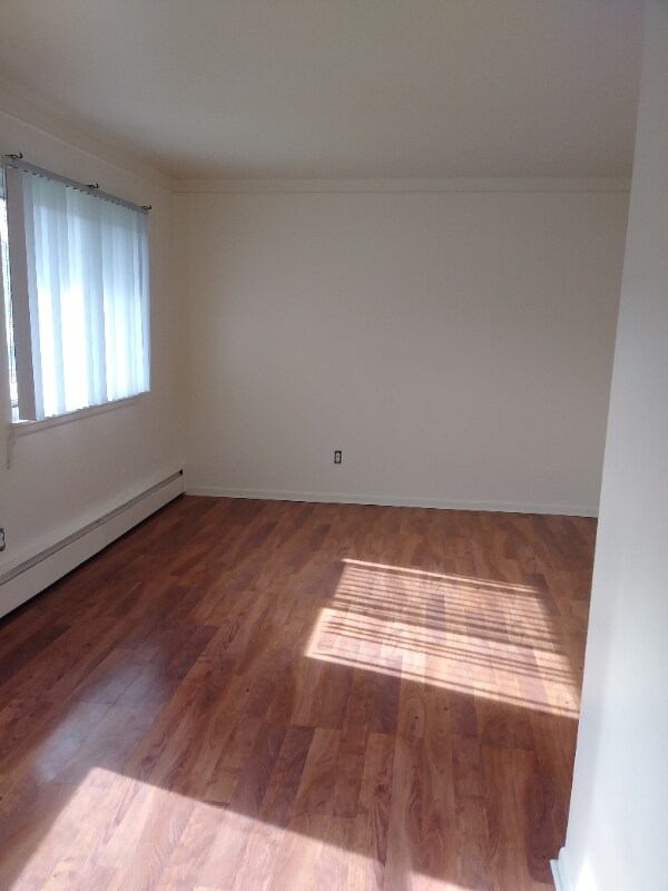 Foto del edificio - 3831 Devon Rd