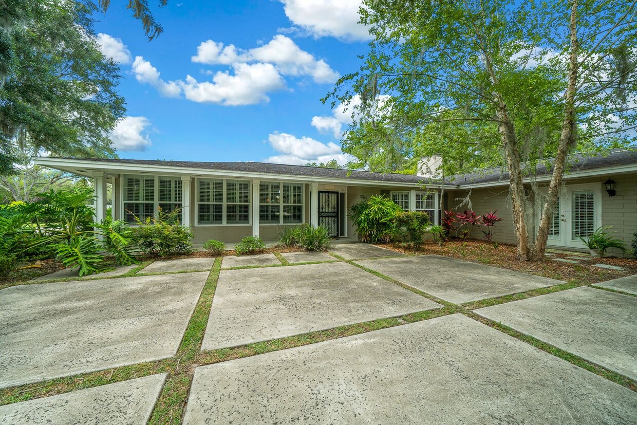 Primary Photo - CHARMING HOME IN WOODFIELDS NEIGHBORHOOD