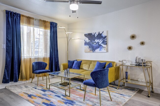 Foto del edificio - Monterey Village