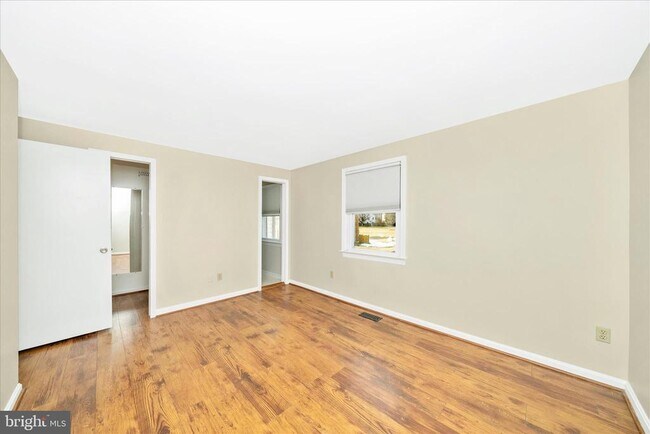 Foto del edificio - 106 Lamont Ln