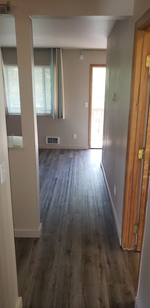 Building Photo - Affordable 1 bedroom in town