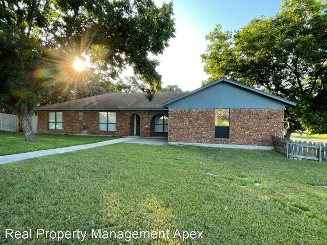 4 Br 2 Bath House 404 Sunstone Cv House For Rent In Killeen Tx Apartments Com