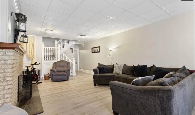 Livingroom - 125 N 4th St