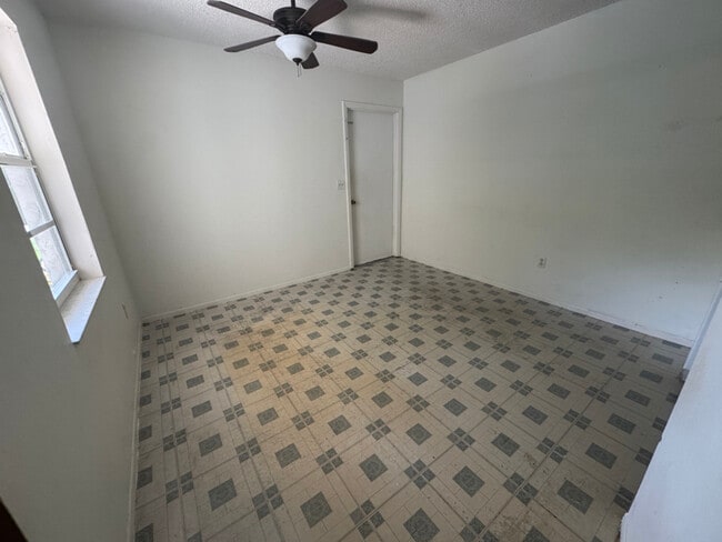 Building Photo - 7403 Mead Dr